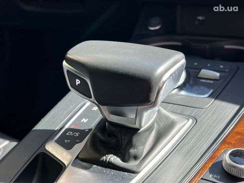 Audi A4 2018 серый - фото 25