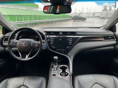 Toyota Camry 2019 - фото 13