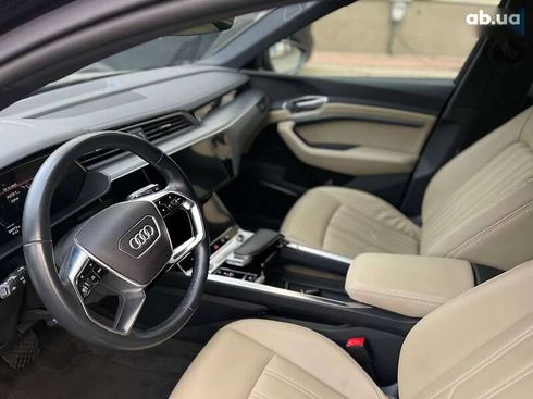 Audi E-Tron 2021 - фото 8