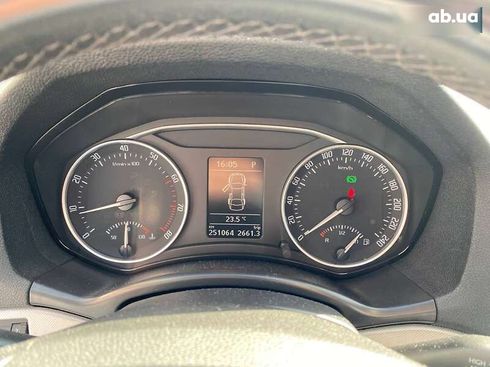 Skoda Octavia 2010 - фото 15