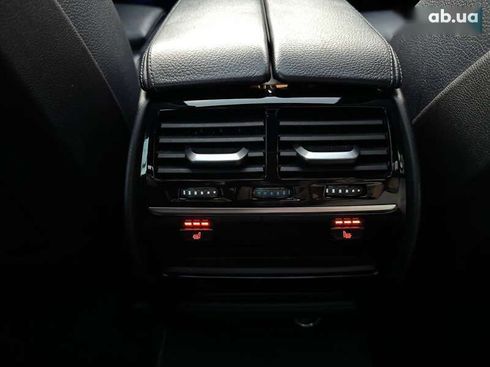 BMW 5 серия 2017 - фото 20