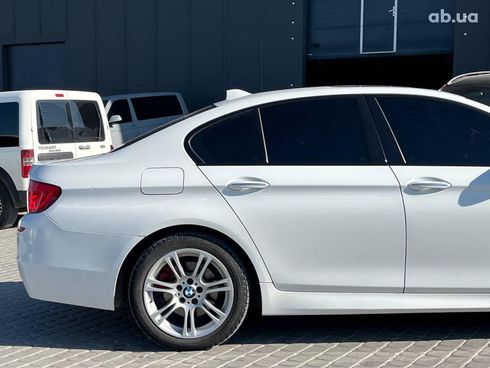 BMW 5 серия 2013 белый - фото 43