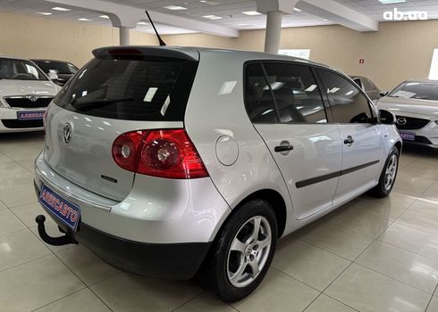 Volkswagen Golf 2005 серебристый - фото 4