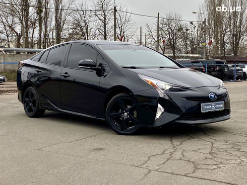 Toyota Prius 2016 черный - фото 3