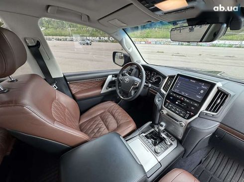 Toyota Land Cruiser 2017 - фото 27