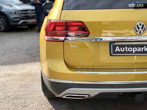 Volkswagen Atlas 2017 желтый - фото 14