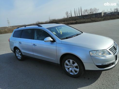 Volkswagen Passat Variant 2009 серебристый - фото 3