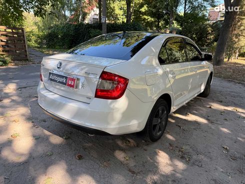 Skoda Rapid 2013 белый - фото 5