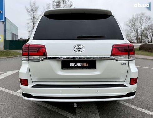 Toyota Land Cruiser 2019 - фото 13