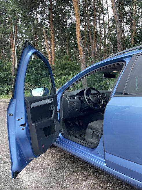Skoda Octavia 2014 голубой - фото 11