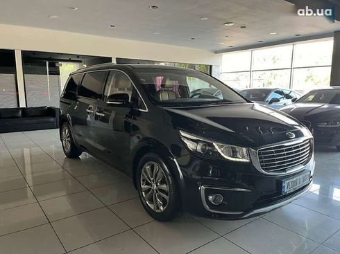 Kia Carnival 2017 - фото 3