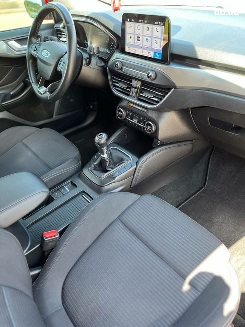 Ford Focus 2019 красный - фото 7