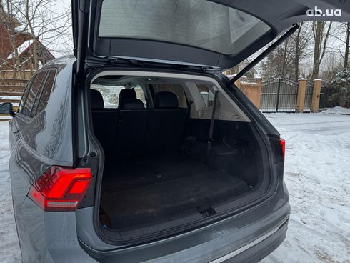 Volkswagen Tiguan 2017 серый - фото 11