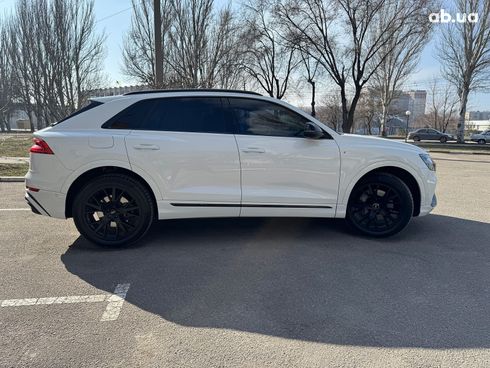 Audi Q8 2018 белый - фото 6