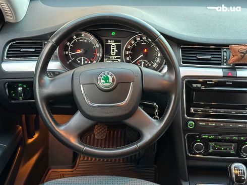 Skoda Superb 2012 белый - фото 32