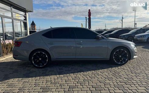 Skoda Superb 2020 - фото 8