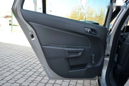 Opel Astra 2010 - фото 26