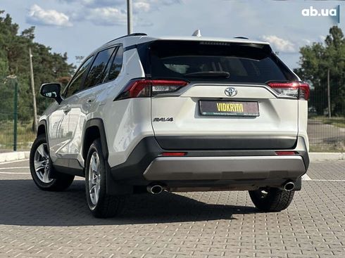 Toyota RAV4 2020 - фото 20