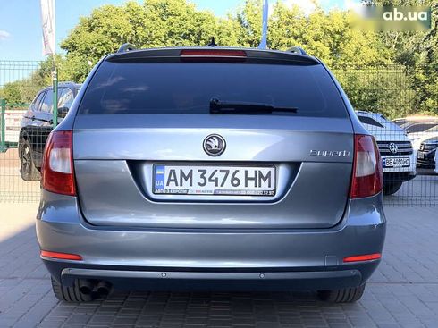 Skoda Superb 2011 - фото 14