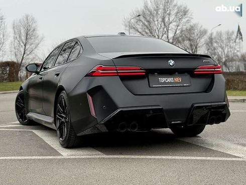 BMW M5 2024 - фото 13