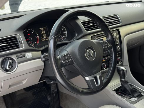 Volkswagen Passat 2013 серый - фото 13