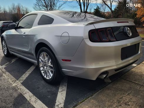 Ford Mustang 2014 серебристый - фото 7