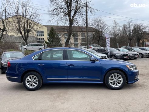 Volkswagen Passat 2017 синий - фото 16