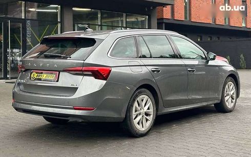 Skoda Octavia 2023 - фото 6