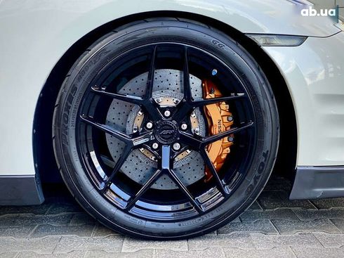 Nissan GT-R 2013 - фото 28
