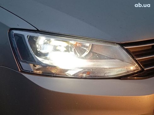 Volkswagen Jetta 2014 бежевый - фото 6