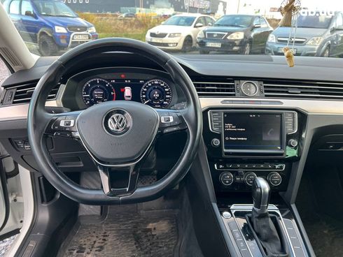 Volkswagen Passat 2016 белый - фото 22