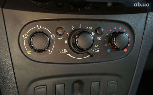 Renault Logan 2019 - фото 18