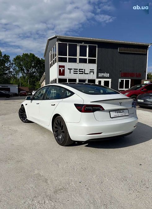 Tesla Model 3 2022 - фото 12