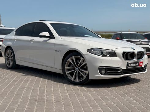 BMW 5 серия 2016 белый - фото 3