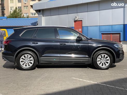 Volkswagen Touareg 2019 черный - фото 4