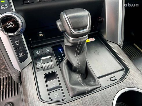 Toyota Land Cruiser 2022 серый - фото 35