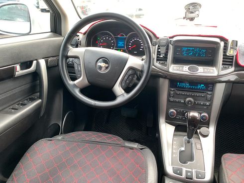 Chevrolet Captiva 2014 белый - фото 35