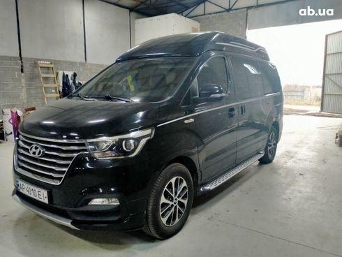 Hyundai Grand Starex 2018 черный - фото 2