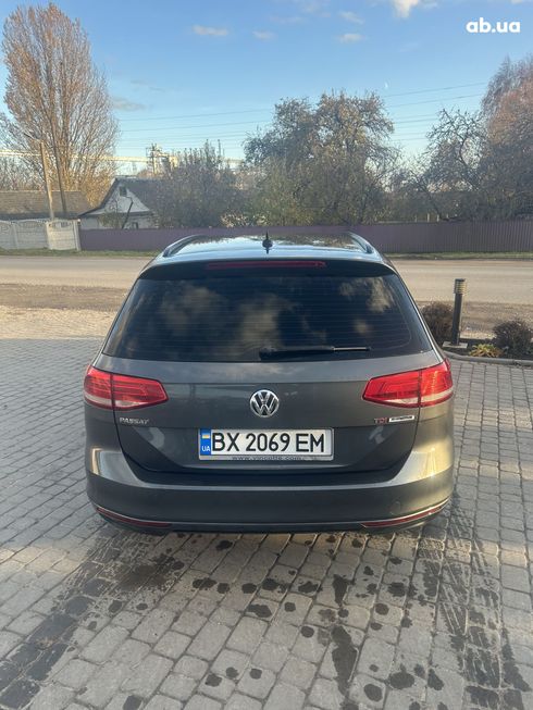 Volkswagen Passat 2016 серый - фото 6