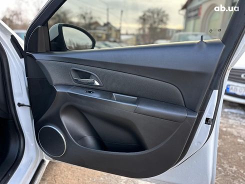 Chevrolet Cruze 2012 белый - фото 33