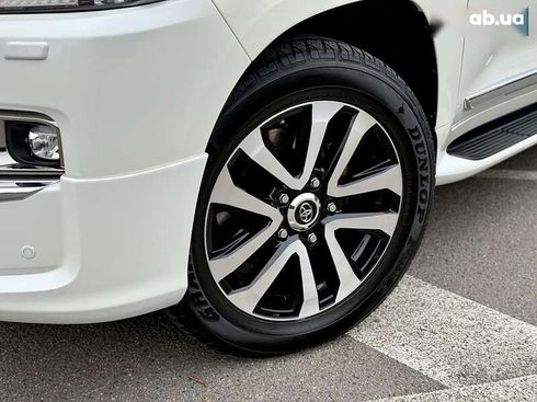Toyota Land Cruiser 2019 - фото 26