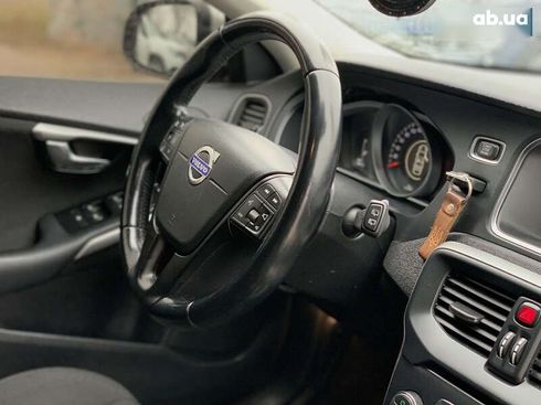 Volvo V40 2014 - фото 30