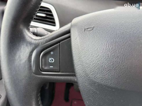 Renault Scenic 2013 - фото 20