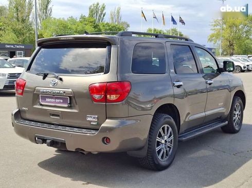 Toyota Sequoia 2016 - фото 7