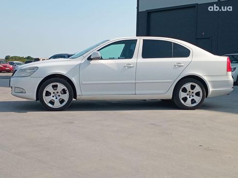 Skoda Octavia 2012 белый - фото 8