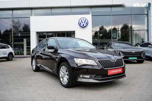 Skoda Superb 2018 - фото 2