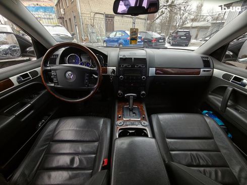 Volkswagen Touareg 2007 черный - фото 18