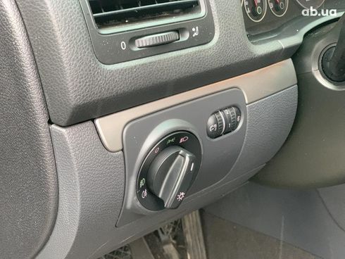 Volkswagen Golf 2005 серый - фото 71