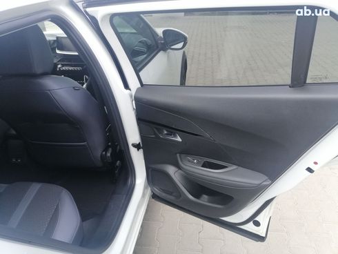Peugeot 2008 2020 белый - фото 18