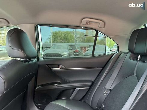Toyota Camry 2021 - фото 26